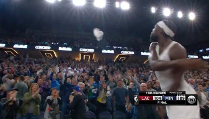 PP电子「中国」官方网站-标靶中心仿佛夺冠庆典！贝弗利手刃快艇彻底释放